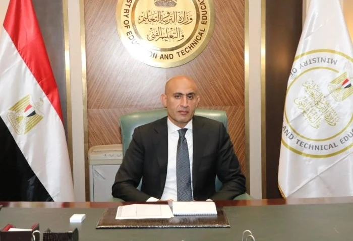 وزير التعليم يحدد حقوق ومسؤوليات تدخل أولياء الأمور بالمدارس (تفاصيل) في خطوة جديدة اتخذتها وزارة التربية والتعليم بقيادة محمد عبداللطيف الوزير الجديد، بشأن اللائحة التحفيزية الترب