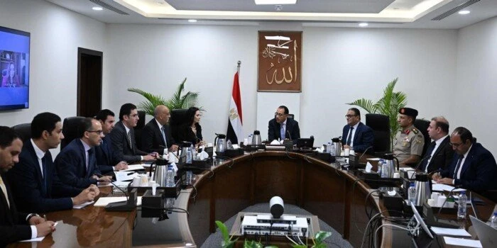 الحكومة تعقد اجتماعا بشأن تحديد المناطق الأكثر احتياجا على مستوى الجمهوريةعقد اليوم الدكتور مصطفى مدبولي، رئيس مجلس الوزراء، اجتماعا، في مقر الحكومة