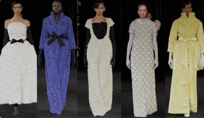 أحدث الأزياء في 2024 التي ظهرت ب أسبوع لندن للموضة.. تعرفي عليها منوعات الاسبوع انطلق أسبوع الموضة في لندن بمشاركة أبرز مصممى الأزياء البريطانيين فى دورته الأربعين، لعرض اتجاهات رب