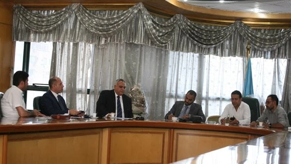 نقيب الصحفيين يستقبل قيادات الشركة الإفريقية ورابطة الأندية المصرية استقبل نقيب الصحفيين خالد البلشي، ظهر اليوم الإثنين، قيادات الشركة الإفريقية المسئولة عن تأمين الملاعب المصرية خ