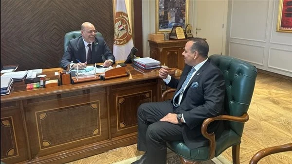 ماذا دار بين وزير العمل ورئيس النقابة العامة للعاملين بالمرافق؟التقى محمد جبران وزير العمل، هشام فؤاد رئيس النقابة العامة للعاملين بالمرافق العامة