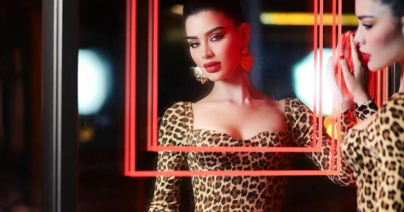 الفن و المشاهير: روان بن حسين تستعرض أنوثتها وجمالها بملابس النوم سحرت الفنانة الكويتية روان بن حسين متابعيها بإطلالتها الجديدة، من خلال صور نشرتها