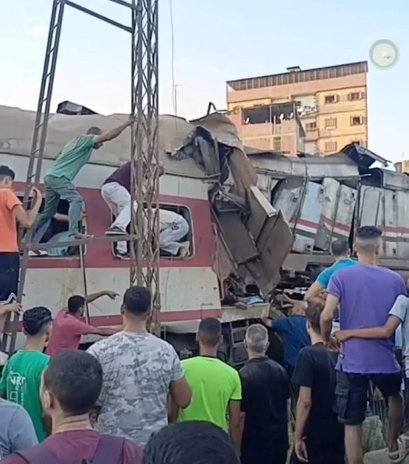 تخطت ال 40 شخص تطورات جديدة في تصادم قطاري الزقازيق ومصادر تكشف آخر التفاصيلقطاري الزقازيق , كشف مصدر مطلع عن تفاصيل حادث التصادم حيث أسفر الحادث عن وفاة شخصين وإصابة 40 آخرين حسب