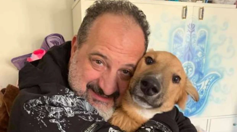 دموع النجوم.. كيف أبكى فقدان الحيوانات الأليفة أشهر الفنانين؟ تصدر الفنان خالد الصاوي في الساعات الأخيرة محركات البحث، بعد نشره نعيا مؤثرا لكلبته عبر حسابه على إنستجرام، ما أظهر جا