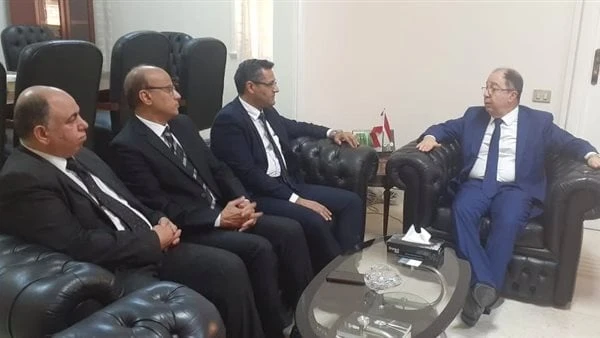 وفد من الصحفيين يزور السفارة اللبنانية بالقاهرة لإعلان تضامنه بمواجهة العدوان الإسرائيليتوجه وفد من نقابة الصحفيين المصريين، اليوم الأحد إلى مقر