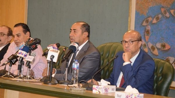 السفير حسام زكى: الوضع في ليبيا أصبح هشا ويشهد تطورات غير حميدةقال السفير حسام زكى الأمين العام المساعد لجامعة الدول العربية، إن الوضع في ليبيا أصبح