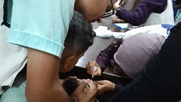 560000 طفل يتلقون التطعيم ضد شلل الأطفال في غزة أعلنت منظمة الصحة العالمية تلقى نحو 560000 طفل دون سن العاشرة التطعيم ضد شلل الأطفال خلال الجولة الأولى من حملة تطعيم طارئة أجريت عل