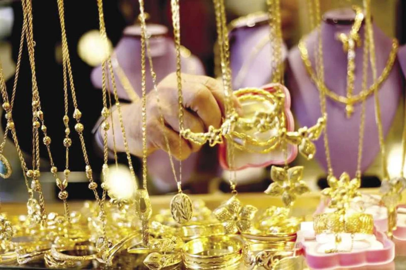 عيار 21 الآن بعد الزيادة الجديدة.. سعر الذهب اليوم الثلاثاء بيع وشراء في الصاغة (تحديث) سعر الذهب اليوم.. استقرت أسعار الذهب صباح اليوم الثلاثاء 10