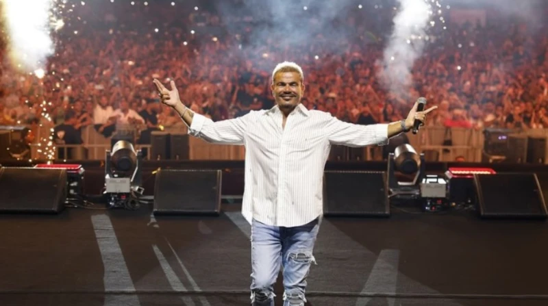 النجم الأبرز في مصر.. احتفاء برازيلي بالهضبة احتفت إذاعة برازيلية بالنجم عمرو دياب، بتخصيص حلقة كاملة بأحد البرامج للتحدث عن أهم أعماله. وعرض برنامج المتخصص بالموسيقى الأفريقية، عل