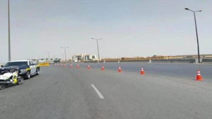 مرور القاهرة: تحويلات مرورية لتنفيذ أعمال تجديد خطوط مياه الشرب بشارع التسعين بالقاهرةأعلنت الإدارة العامة لمرور القاهرة، إجراء تحويلات مرورية، تزامنا مع تنفيذ أعمال تجديد خطوط ميا