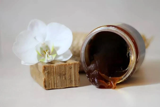 فوائد الصابون المغربى للبشرة وطريقة إستخدامه.. الحل الأمثل لتحسين مظهر بشرتكالصابون المغربي هو منتج طبيعي مشهور بفوائده المتعددة للبشرة، وله تاريخ طويل من الاستخدام في العناية الشخ