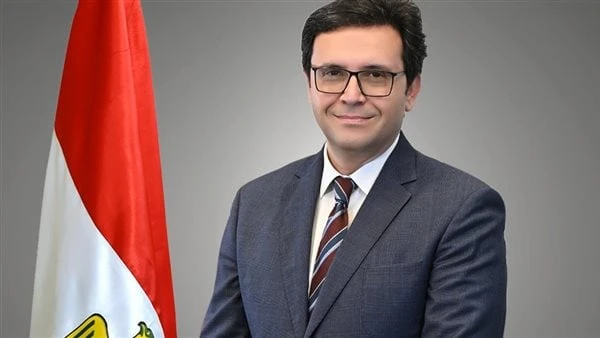 وزير الثقافة: مقترح متكامل لتطوير منظومة الأداء في مكتبة 15 مايوتفقد الدكتور أحمد فؤاد هنو وزير الثقافة، عددا من المواقع الثقافية بمدينة 15 مايو،