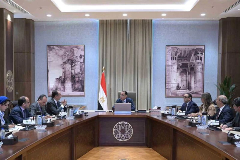 وزير قطاع الأعمال: مفاوضات متقدمة مع عدة شركاء محتملين لإحياء شركة النصر للسيارات التقى الدكتور مصطفى مدبولي، رئيس مجلس الوزراء، اليوم الأربعاء،