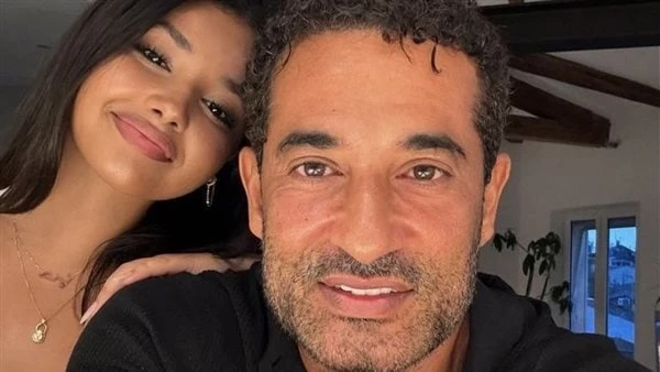 عمرو سعد يكشف عن صورة ابنته حبيبة لأول مرة بمناسبة عيد ميلادهااحتفل الفنان عمرو سعد بعيد ميلاد ابنته حبيبة، ونشر صور تجمعه بابنته وهي المرة الأولى