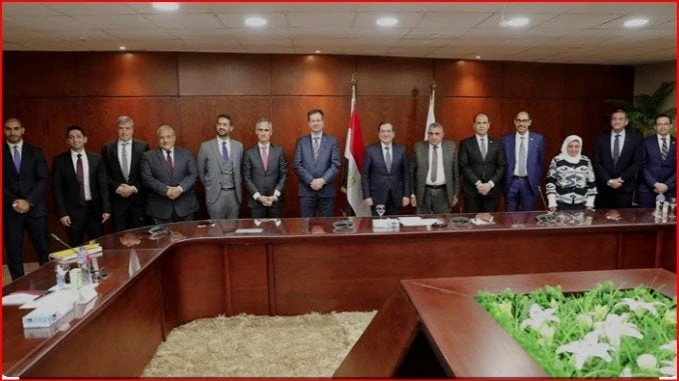 وزير قطاع الأعمال يستعرض مع مصر مستجدات تطبيق برنامج في الشركات التابعة وزير قطاع الأعمال يبحث مستجدات تطبيق برنامج بحث وزير قطاع الأعمال العام