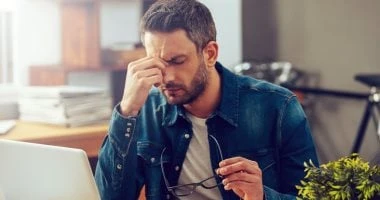 كيف تعرف إذا كنت تعاني من اضطراب فرط الحركة ونقص الانتباه؟ صحة وطب تشمل بعض أعراض اضطراب فرط الحركة ونقص الانتباه لدى البالغين صعوبة إكمال المهام، أو