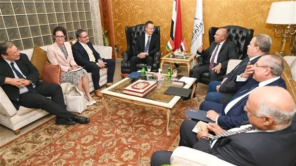 الوزير: صفقة القطارات المجرية تعتبر الأكبر في تاريخ سكك حديد مصراستقبل الفريق مهندس كامل الوزير نائب رئيس مجلس الوزراء للتنمية الصناعية وزير الصناعة