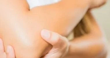 5 وصفات طبيعية للحفاظ على الكوع من الجفاف وزيادة النعومة والرطوبة المرأة والمنوعات خشونة المرفقين وجفافهما من المشكلات التي تسبب القلق للكثير من الفتيات، حيث يؤدي جفافهما إلى تغير 