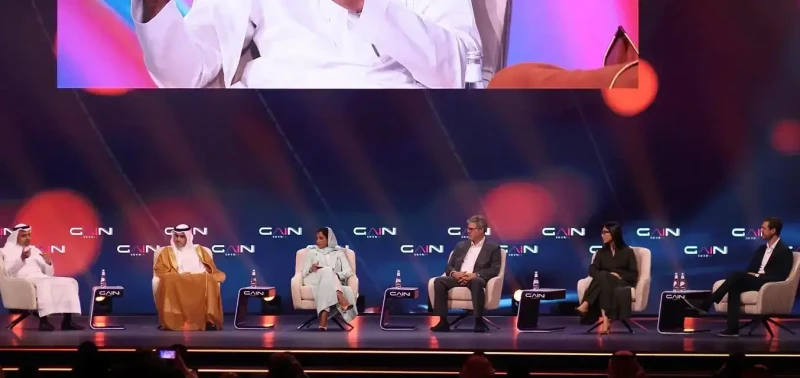 جلسة حوارية في القمة العالمية للذكاء الاصطناعي لمناقشة إدارة المشاريع وزيادة إستهلاك الطاقةفي بداية حديثه خلال جلسة حوارية في القمة العالمية للذكاء