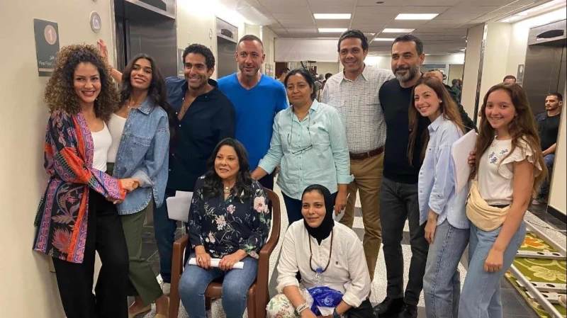 قصة مسلسل تيتا زوزو بطولة إسعاد يونس؛ إليك تفاصيل الأحداث قصة مسلسل تيتا زوزو، العمل الدرامي الكوميدي الذي يسلط الضوء على العلاقة الأسرية المميزة بين الجدة وأحفادها. إذ يترقب الجمه