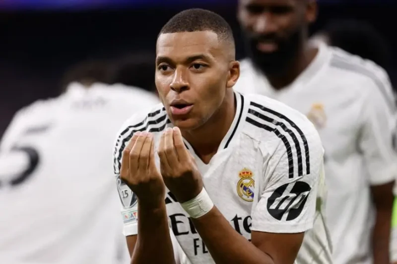 مبابي بعد التسجيل وفوز ريال مدريد: كانت أمسية رائعة سجل كيليان مبابي هدفه الأول في دوري أبطال أوروبا مع ريال مدريد، ليساعد لوس بلانكوس على الفوز 3-1