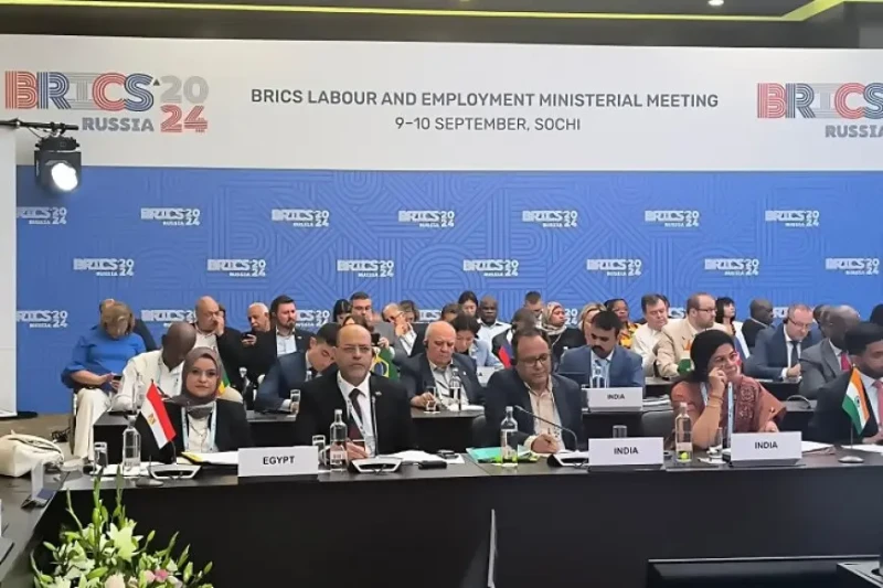 وزير العمل: مصر تضع تنمية رأس المال البشري ضمن أولوياتها جبران: نعمل على برامج الحماية الاجتماعية والتعليم وتمكين الشباب والمرأة والتشغيلقال وزير