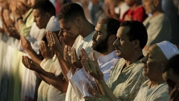 هل المداومة على القنوت في صلاة الصبح يخالف سنة النبي؟.. دار الإفتاء تجيبورد إلى دار الإفتاء المصرية، سؤال يقول (هل من يواظب على القنوت في صلاة الصبح يعد مخالفا لسنة النبي صلى الله 