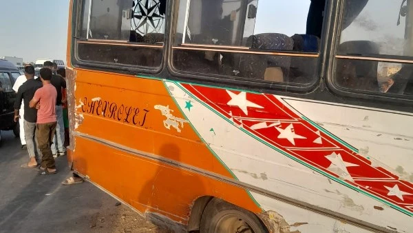 وفاة 3 وإصابة 23 آخرين في تصادم ميني باص بعمود إنارة بصحراوي الإسماعيلية لقي 3 أشخاص مصرعهم وأصيب 23 آخرين، في حادث تصادم ميني باص بعمود إنارة على