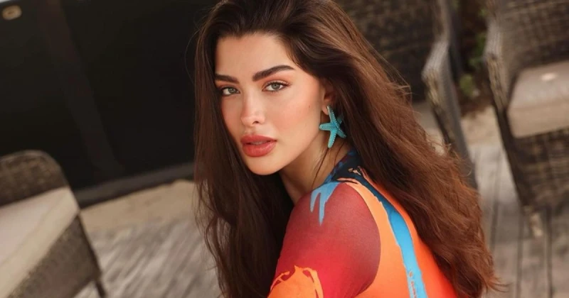 روان بن حسين تتألق بإطلالة بغاية الأناقة والجمال باللون الأصفر..وسعر فستانها وحقيبة يدها الخيالي سيفاجئكم تعرف على التالي روان بن حسين تتألق بإطلالة