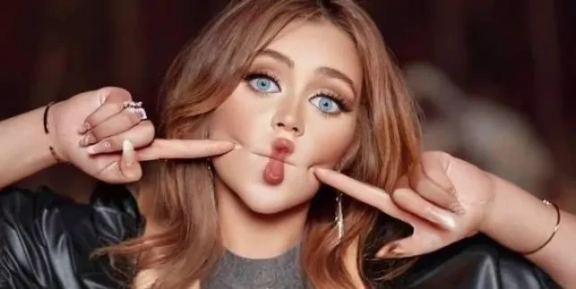 القبض على التيك توكر الشهيرة كائن النوتيلا وكشف تفاصيل حبسها والتهم الموجه إليهاكائن النوتيلا ، قامت جهات التحقيق في الإسكندرية بحبس التيك توكر