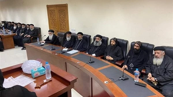 بحضور الأنبا بيشوي .. اجتماع مجمع كهنة أسوان صور عقد مجمع كهنة أسوان، اجتماعه الدوري في كاتدرائية رئيس الملائكة ميخائيل (مقر المطرانية)، بحضور نيافة