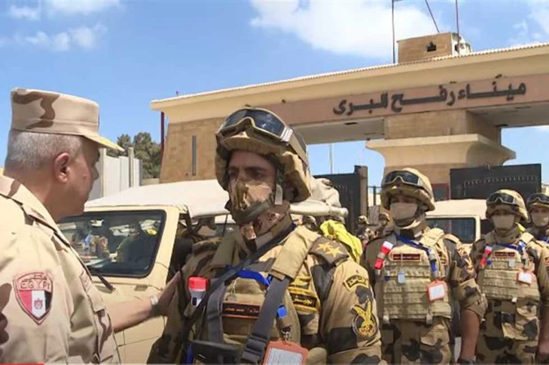 رئيس الأركان على الحدود مع غزة.. أحمد موسى يكشف أقوى رسائل مصر (فيديو) علق الإعلامي أحمد موسى، على جولة رئيس أركان حرب القوات المسلحة الفريق أحمد