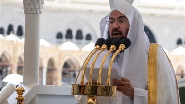 الشيخ عبد الرحمن السديس: الإسلام نهى عن التوسل بالأموات والتمسح بالقبورقال الشيخ عبدالرحمن بن عبدالعزيز السديس، إمام وخطيب الحرم المكي الشريف، إن