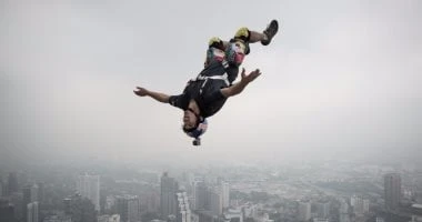 فوبيا المرتفعات.. نصائح للتخلص منها صحة وطب يعاني بعض الأشخاص من الإصابة بفوبيا المرتفعات، وهذا يعتبر مرضا مرتبط بنقص الأكسجين عند التعرض لأي مرتفع وقد يتسبب في الإصابة بضيق التنفس