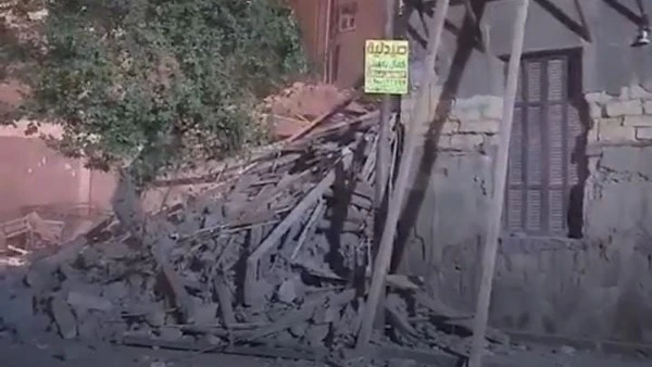 انهيار عقار شبرا.. التفاصيل الكاملة لكارثة ابتلاع أسرة تحت الأنقاض وجهود الأمن في انتشال الضحايا على وقع صرخات المارة وأصوات سيارات الإسعاف، انهارت