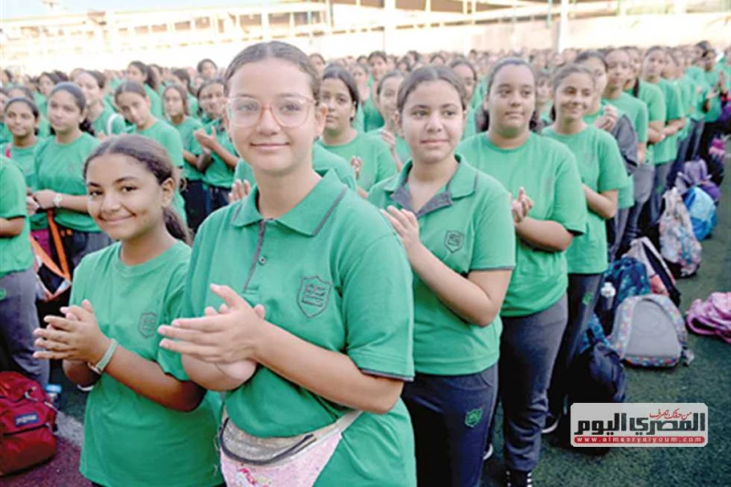 إيقاف القيد وتحويل للمنازل.. عقوبة استخدام الطلاب للموبايل في المدارس حسب القرار الوزاري الجديد تزداد تساؤلات أولياء الأمور عن عقوبة استخدام الطلاب