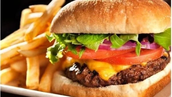 طريقة عمل برجر السبانخ بمذاق شهي يعد برجر السبانخ من الأكلات الشهية والجديدة ويمكن كسر روتين الأطباق التقليدية على السفرة المصرية.نعرض طريقة عمل برجر السبانخ من خلال خطوات الشيف أم