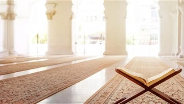 حكم قراءة سورة يس منتصف ليل الجمعة.. هل تشفع للميت؟مع دخول ليلة أول جمعة من شهر ربيع الأول يكثر التساؤل عن حكم قراءة سورة يس منتصف ليل الجمعة وهل