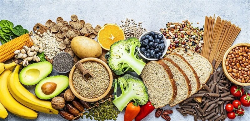 5 أطعمة تخفض خطر الإصابة بالخرف... ما هي؟ صحة أفادت دراسة جديدة أن تناول المزيد من الأطعمة والمشروبات الغنية بالفلافونويد قد يساعد في تقليل خطر