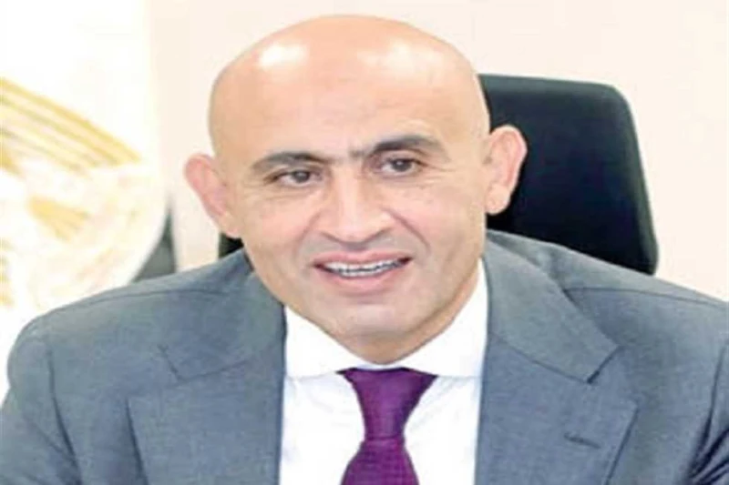 التعليم تعلن استحداث 98 ألف فصل وتخفيض الكثافة لأقل من 50 طالبا تواصل وزارة التربية والتعليم الاستعدادات النهائية لانطلاق العام الدراسى الجديد، غدا. وأعلن الوزير محمد عبداللطيف أن 