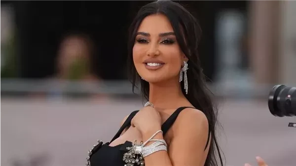 بعد تصدرها التريند .. أسرار جمال ميساء مغربي تصدرت الفنانة ميساء مغربي مؤشر بحث جوجل وكانت حديث رواد مواقع التواصل الاجتماعي الساعات الماضية وذلك بعد تألقها بمهرجان فينسيا السينمائ