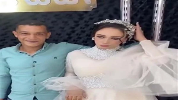 عريس كفر الدوار: خطيبتي كانت نفسها ألبس بدلة وزعلت لما شافتني كده كشف محمد الملاوي، عريس كفر الدوار الذي أثار جدلا على مواقع التواصل الاجتماعي بسبب