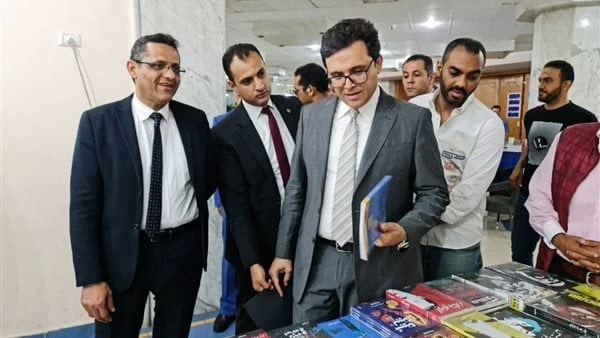 وزير الثقافة: ترجمة قصائد الشاعر جمال بخيت بلغات أجنبيةقال الدكتور أحمد فؤاد هنو وزير الثقافة أن الشاعر جمال بخيت ليس شاعر فقط ونحن سعداء به، مؤكدا أنه من مواليد عام ٥٤، وخريج كلية