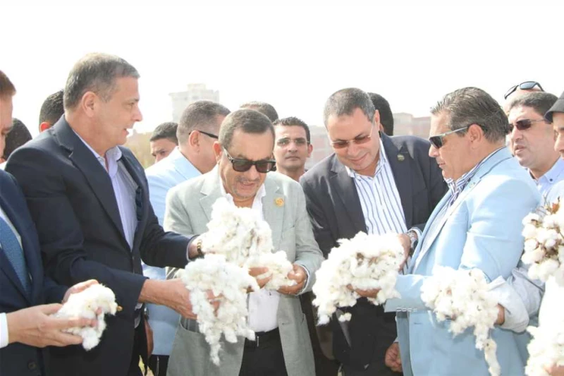 افتتاح موسم جني القطن في المنوفية بالمزمار والطبل البلدي.. ووزير الزراعة: اليوم عيدان لمصر افتتح علاء فاروق، وزير الزراعة واستصلاح الأراضي، واللواء