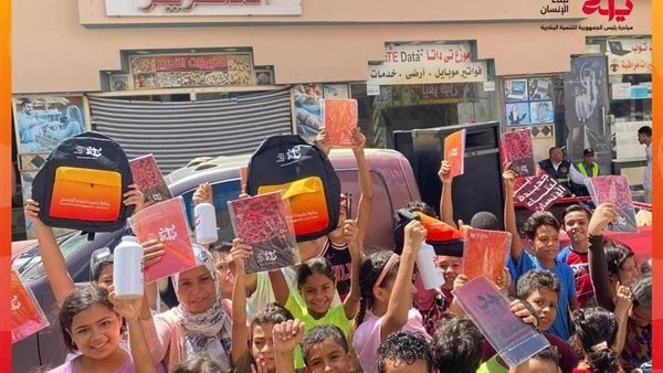 فرق المبادرة الرئاسية بداية تجوب المحافظات لتوزيع مستلزمات المدارس على الطلاببدأت المبادرة الرئاسية بداية جديدة لبناء الإنسان أولى فعالياتها