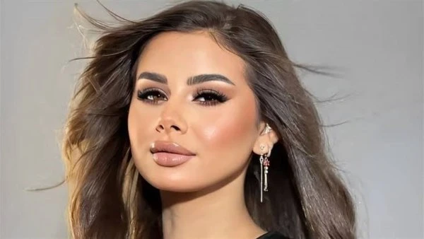 غفلتها وخدت مجوهرات وموبايل.. تخفيف الحكم على المتهمة بسرقة شقة الفنانة منة عرفة ل 6 أشهر قضت محكمة جنح القاهرة الجديدة، اليوم الأحد، بقبول استئناف