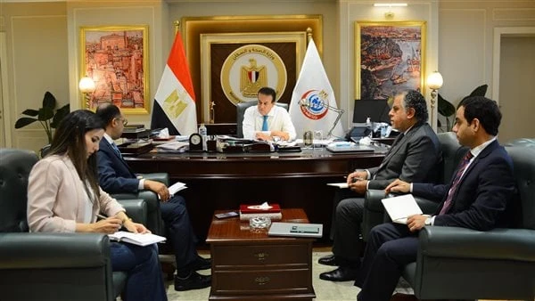 وزير الصحة يستقبل السفير المصري بجنوب أفريقيااستقبل الدكتور خالد عبدالغفار، نائب رئيس مجلس الوزراء وزير الصحة والسكان، السفير أحمد شريف، سفير مصر لدى