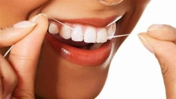 احذر.. تبييض الأسنان يهدد صحتك في هذه الحالةتبييض الأسنان هو علاج تجميلي مشهور للأسنان لأنه يمكن أن يعزز ابتسامتك عن طريق جعل أسنانك أكثر بياضا بعدة درجات.لكن تبييض الأسنان يأتي أي