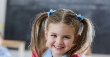 5 زيوت طبيعية تقلل هيشان الشعر وتحافظ على ترطيبه.. مهمة للمدرسة المرأة والمنوعات ترغب الأمهات فى أن يصبح شعر بناتهن خالي من الجفاف والهيشان، وأن يحافظ على الترطيب واللمعان لأطول وق