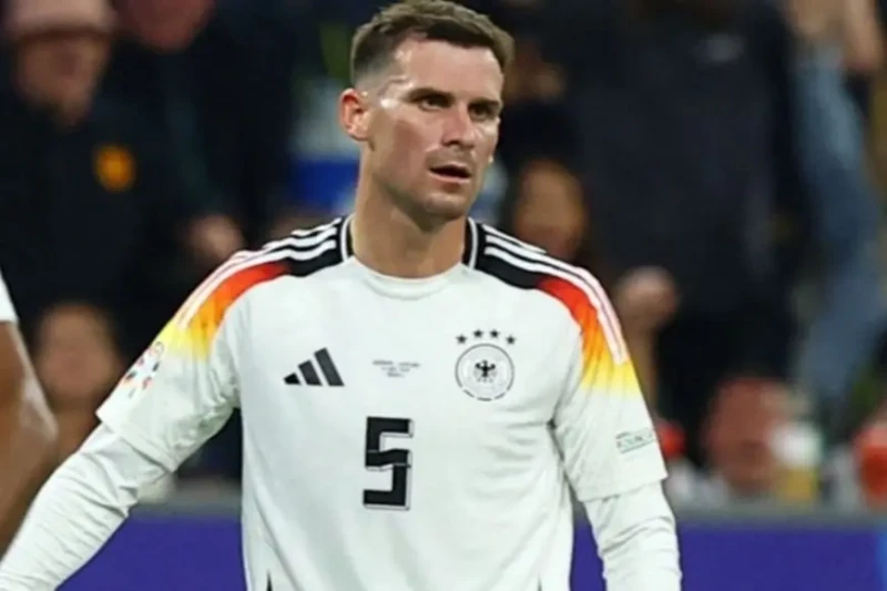 عكس ريال مدريد.. منتخب ألمانيا يعثر على خليفة توني كروس تخلى منتخب ألمانيا وريال مدريد عنهما الربع الثالث بعد اعتزاله، ومع ذلك، يبدو أن المانشافت وجد